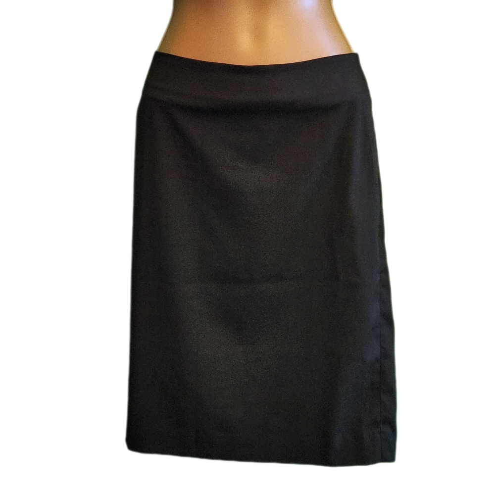 White House | Black Market Black Skirt (Size 8)